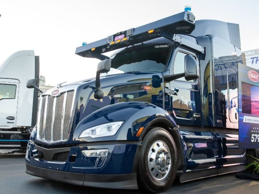Aurora driverless semi truck