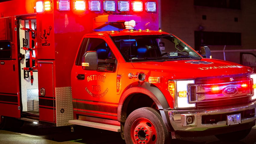 drunk paramedic crashes detroit ambulance with patient in back officials