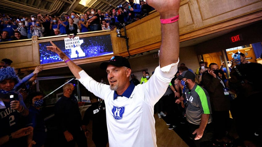 Christian Laettner at duke-unc game