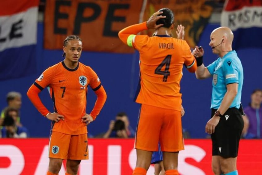 Xavi Simons (L) had a goal controversially ruled out in the Netherlands' draw with France