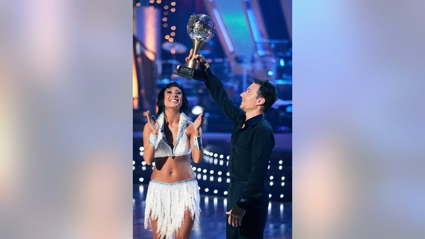 dwts star cheryl burke says maks chmerkovskiy apologized for fat shaming body can be hard to accept