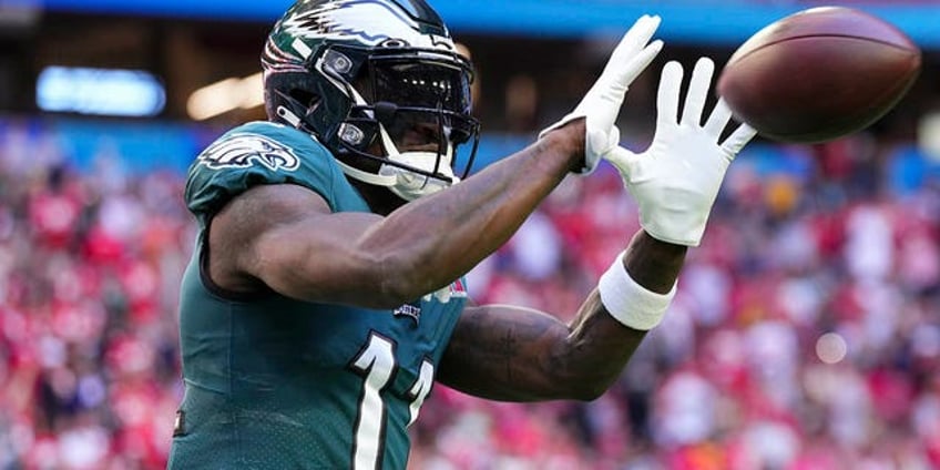 eagles aj brown says he hit 23 mph during offseason training focused on adding speed