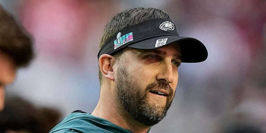 eagles coach nick siriannis press conference interrupted by bizarre outburst that was a little distracting