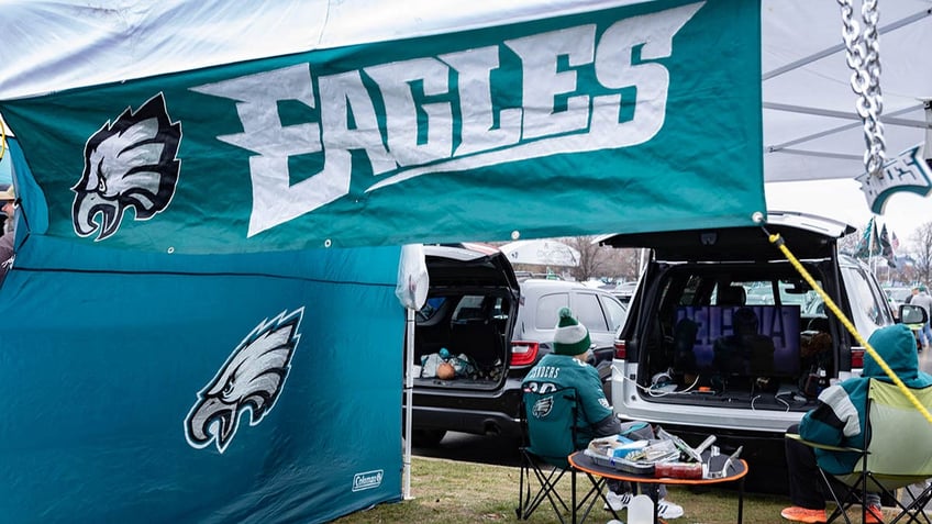 eagles fan goes viral for showing up more than 15 hours before kickoff its like christmas to me