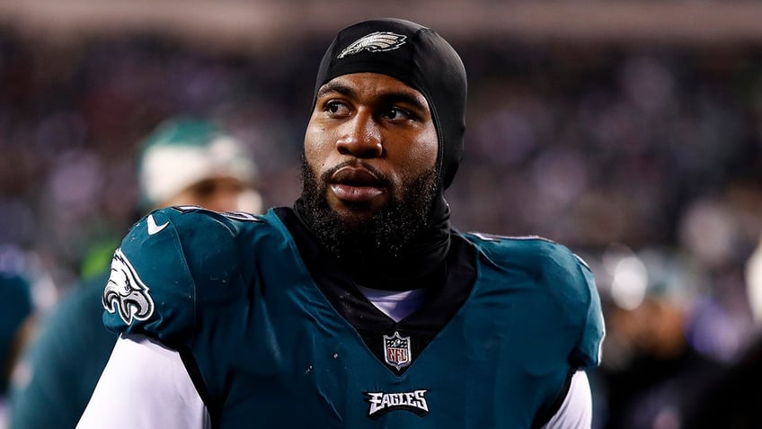 eagles haason reddick blitzing food insecurity in new campaign its a blessing