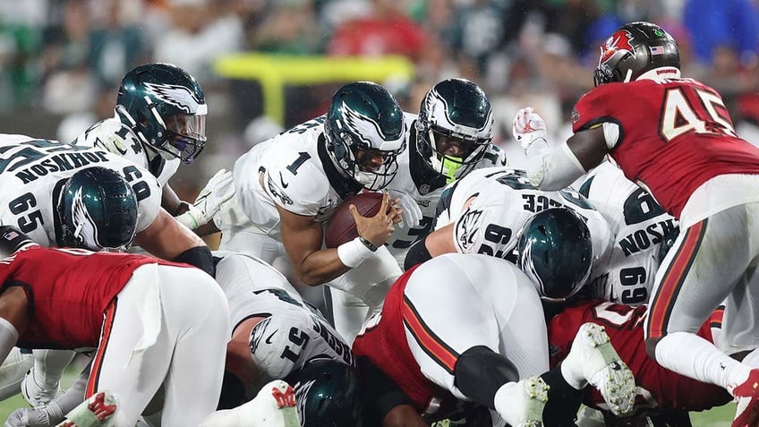 eagles jalen hurts suggests tush push has sparked threats heard a guy wanted me hurt for it