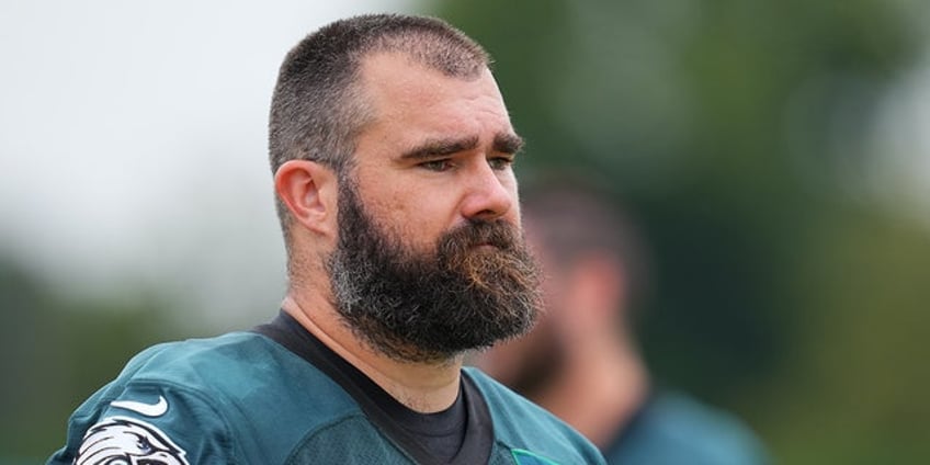 eagles jason kelce apologizes for cheap shot that sparked melee during joint practice with colts