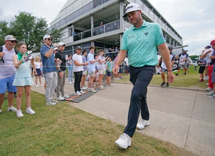 Canada's Taylor Pendrith fired an eight-under par 63 to grab a one-stroke lead after the t