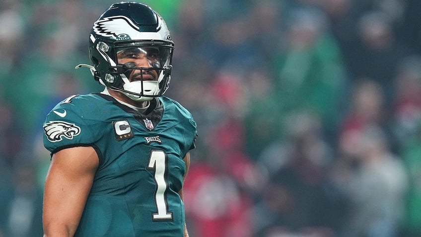 eagles should consider benching jalen hurts for stretch run ex nfl qb says