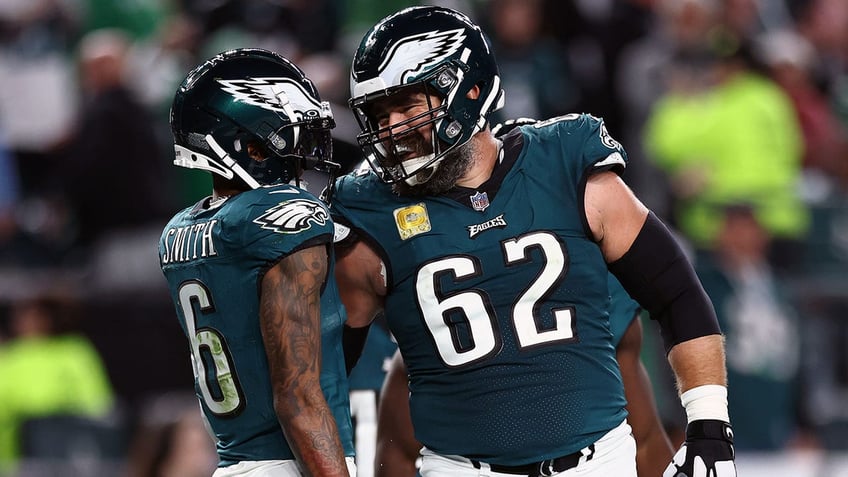 eagles troll travis kelce ahead of major monday night matchup