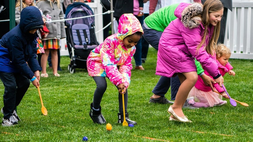 kids egg roll white house