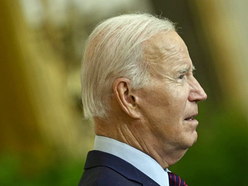 economists and most americans agree bidens economy is going to get worse next year