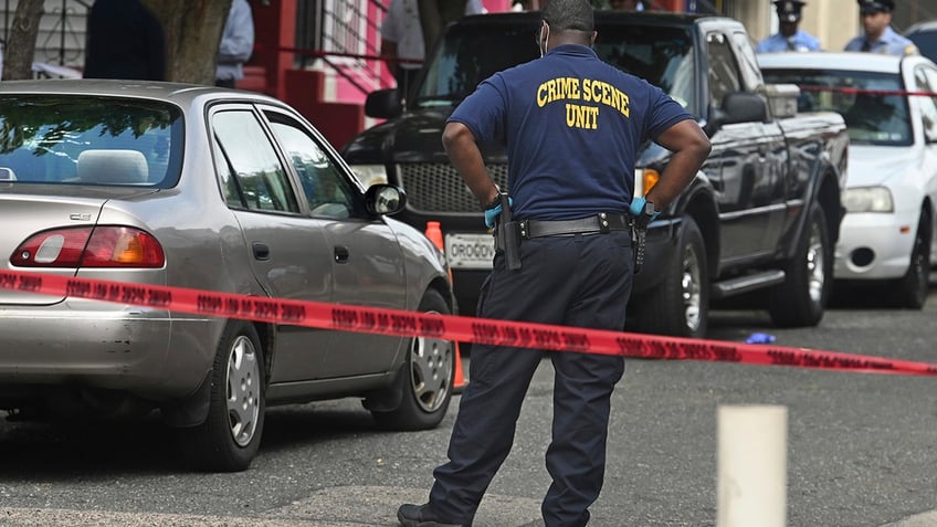 eddie irizarry shooting former philadelphia police officer faces murder charge bodycam video released