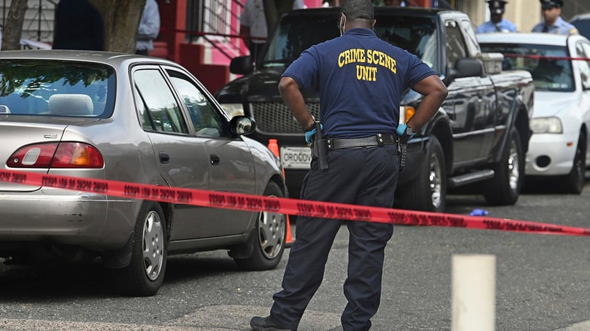 eddie irizarry shooting former philadelphia police officer faces murder charge bodycam video released