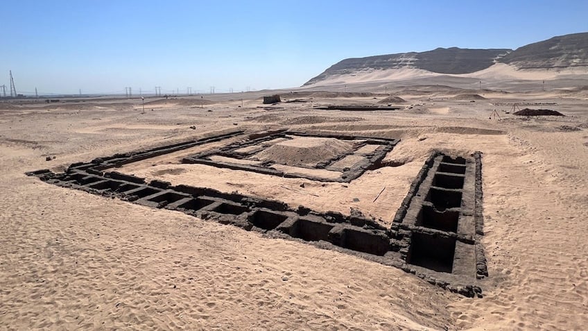 egyptian queen tomb discovery yields sealed jars of wine from 5000 years ago plus exciting information