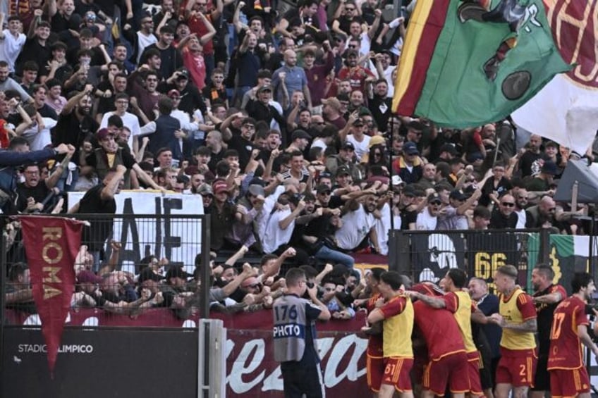 el shaarawys late strike fires roma past 10 man monza