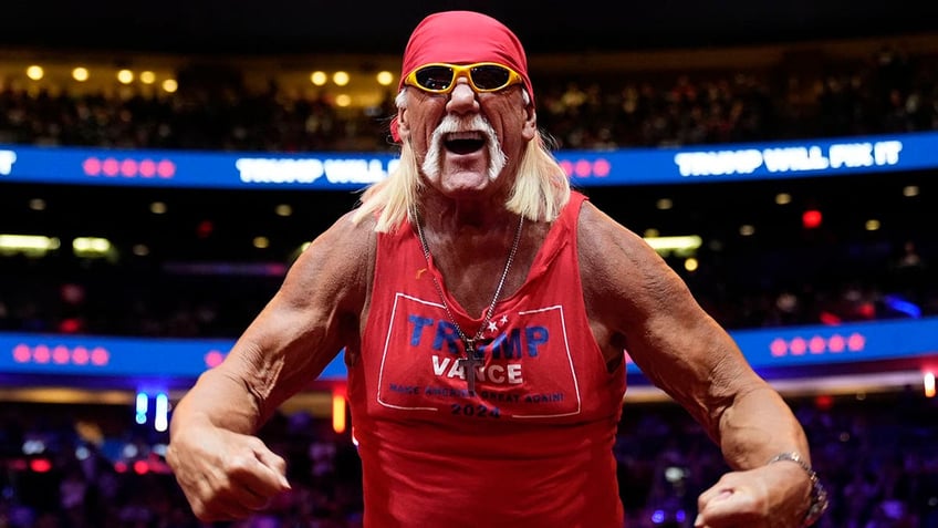 Hulk Hogan flexes