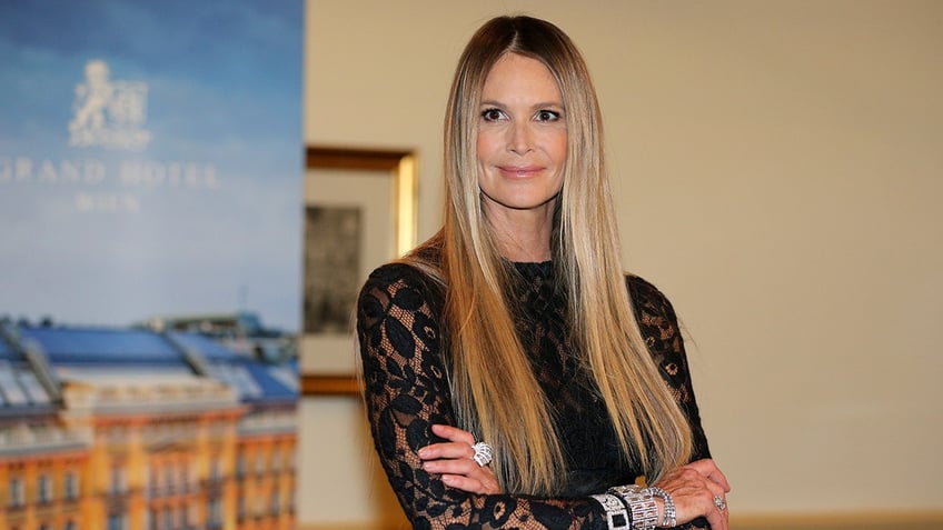 elle macpherson never regretted getting sober 20 years ago