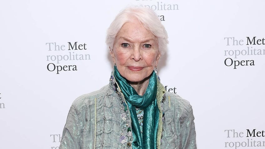 ellen burstyn 90 suggests ageism in hollywood is a myth