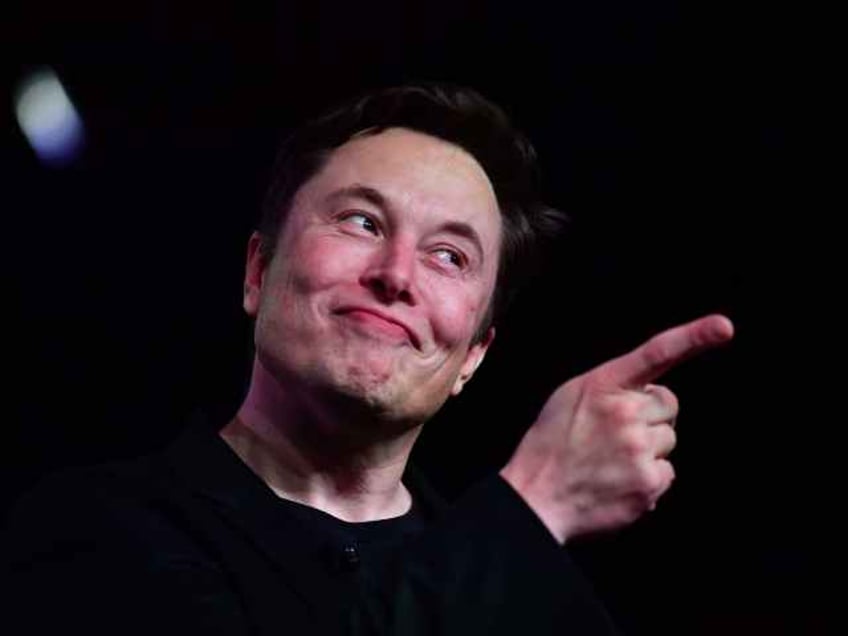 elon musk brands creepy bill gates an ahole to the core for betting against tesla stock