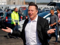 Elon Musk’s Tesla to Face First Federal Jury Trial over Fatal Crash Involving ‘Autopilot’ System