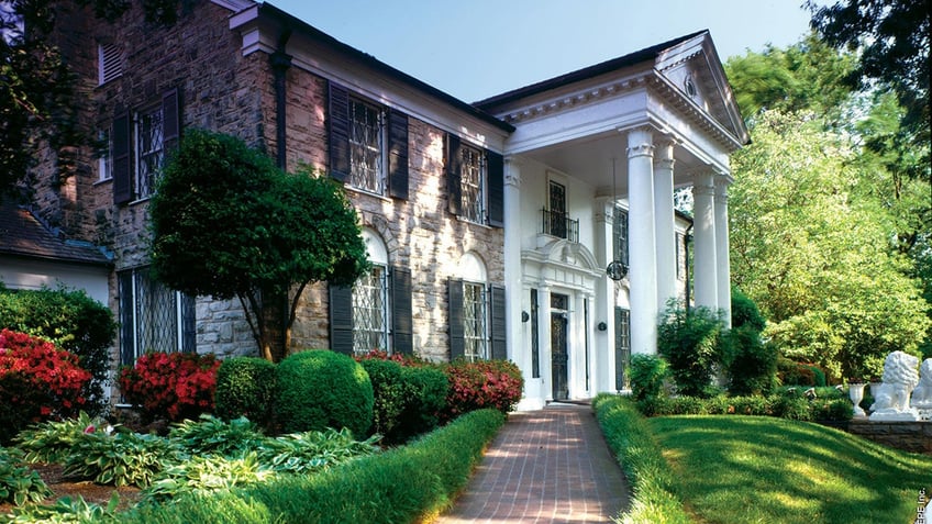 A photo of the exterior of Graceland