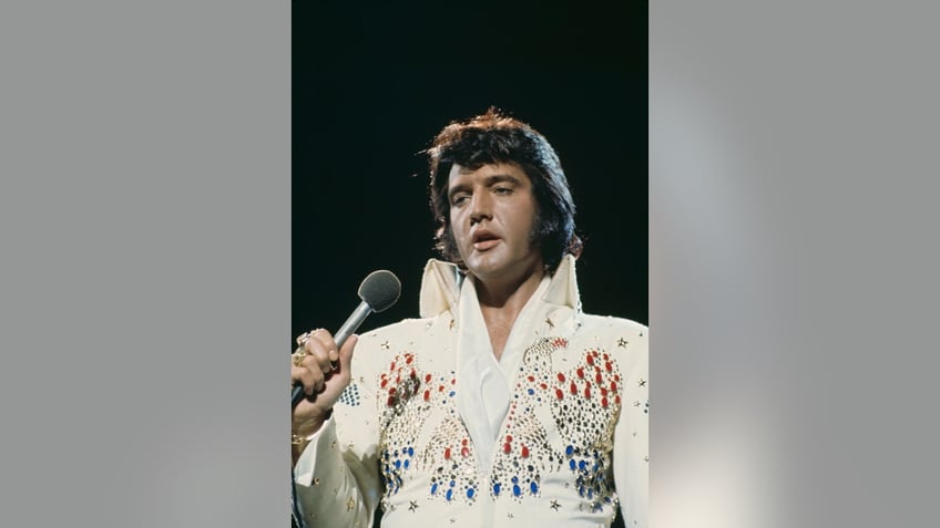 elvis presleys swan song singer reveals new details about hit the king thought would restart his career