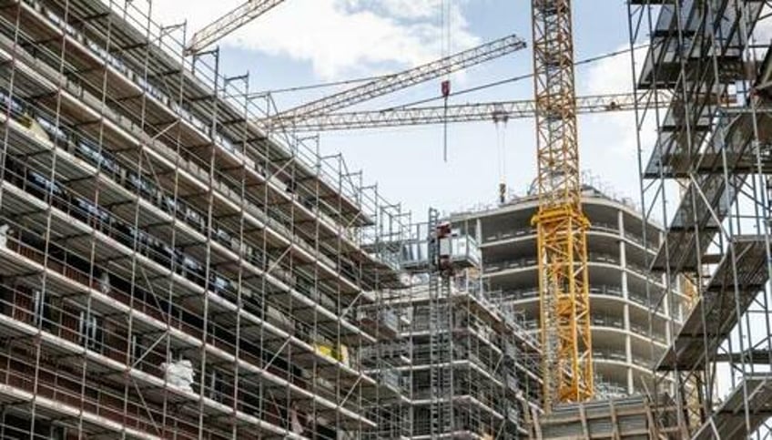 end of free money plunges german construction industry into crisis