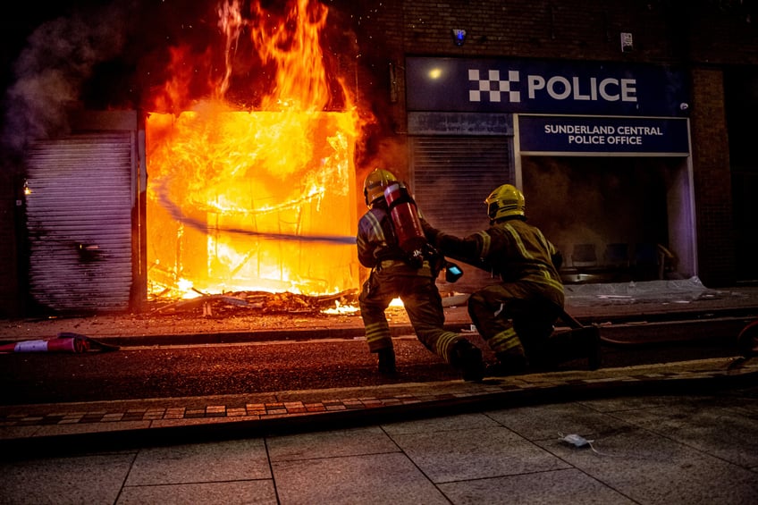 https://www.gettyimages.co.uk/detail/news-photo/far-right-activists-hold-an-enough-is-enough-protest-on-news-photo/2164561968