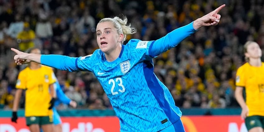 england tops australia in thriller to advance to womens world cup final