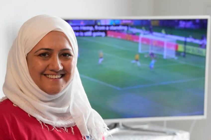 england womens team unites fans as once ignored squad eyes nations first world cup title since 66