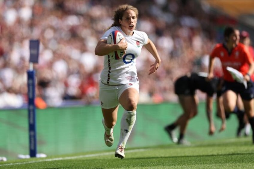 England wing Abby Dow scored one of four tries as the hosts beat world champions New Zeala