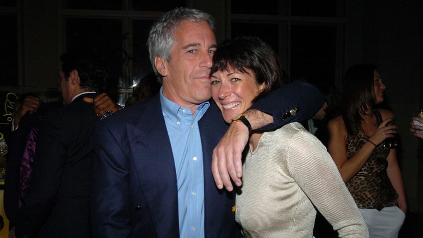 A photo Jeffrey Epstein and Ghislaine Maxwell