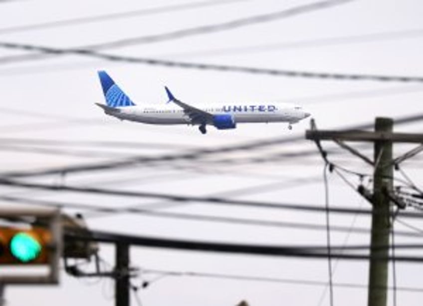 Equipment issues grind air traffic to a halt in Newark and Atlanta