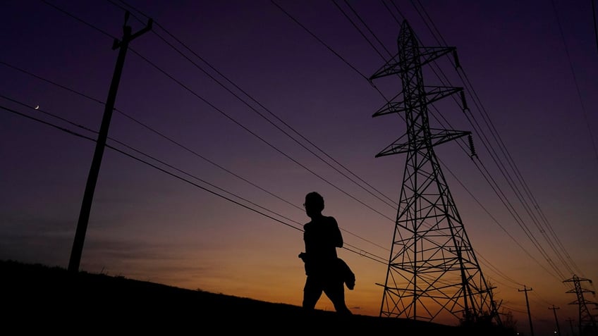 ercot urges texans to cut power use as grid threatened for first time since 2021 blackout