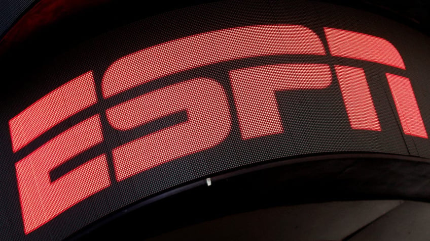 espn to highlight womens sports coverage with test run of all female crew on sportscenter