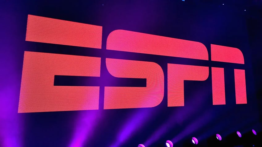 espn to highlight womens sports coverage with test run of all female crew on sportscenter