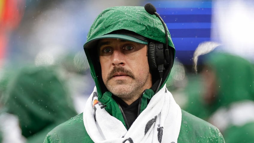 espns joe buck not guzzling any kool aid when it comes to aaron rodgers possible return