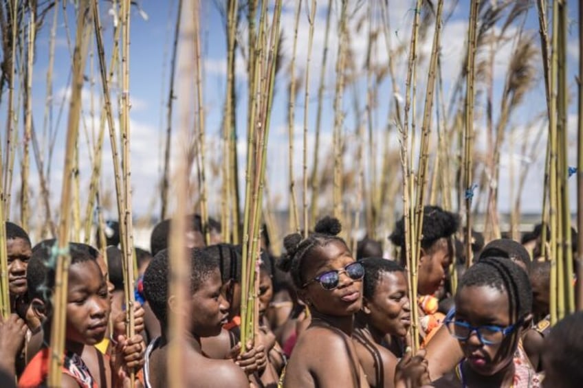 eswatinis reed dance sees hundreds of girls perform before the king