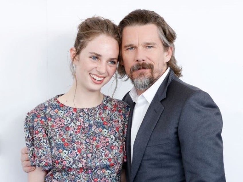 ethan hawke was so comfortable directing graphic sex scenes of his daughter maya