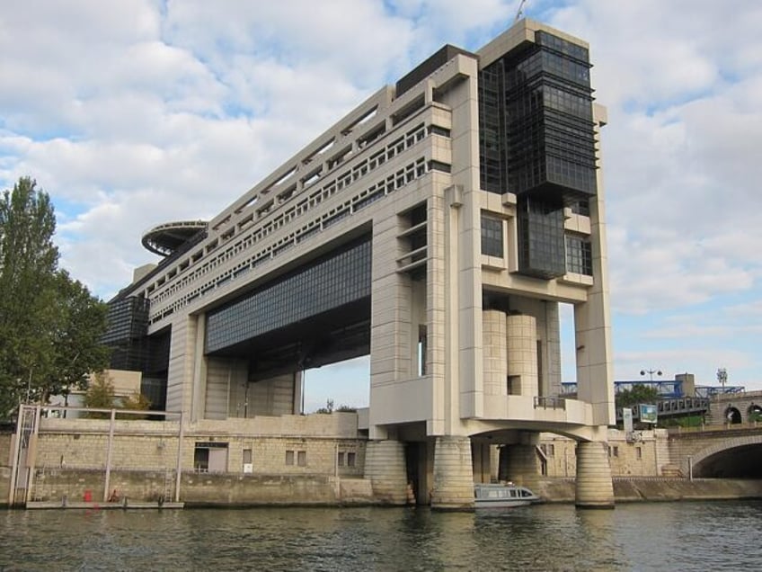 Ministere_de_l'Economie_et_des_Finance_-_Paris,_France_-_panoramio