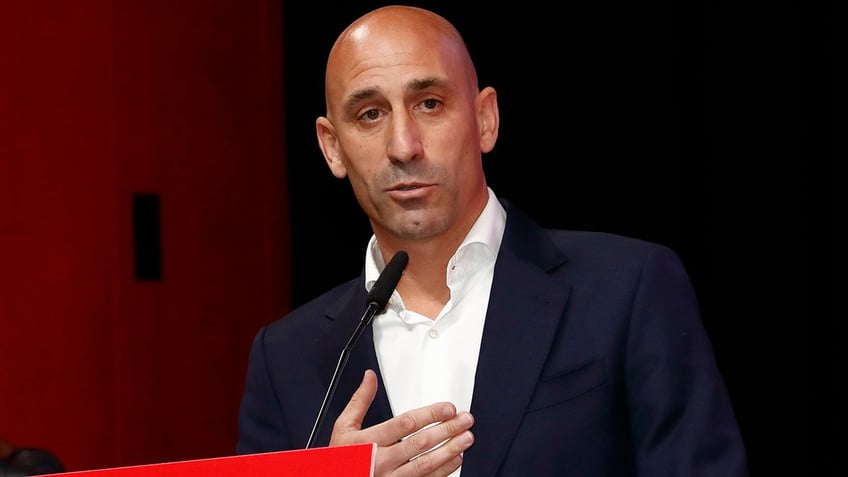 ex federation president luis rubiales banned from holding job in spanish soccer for 3 years