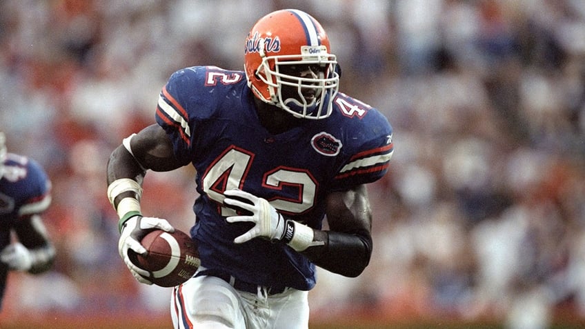 ex florida star jevon kearse teams up with premium underwear brand to help launch nil group