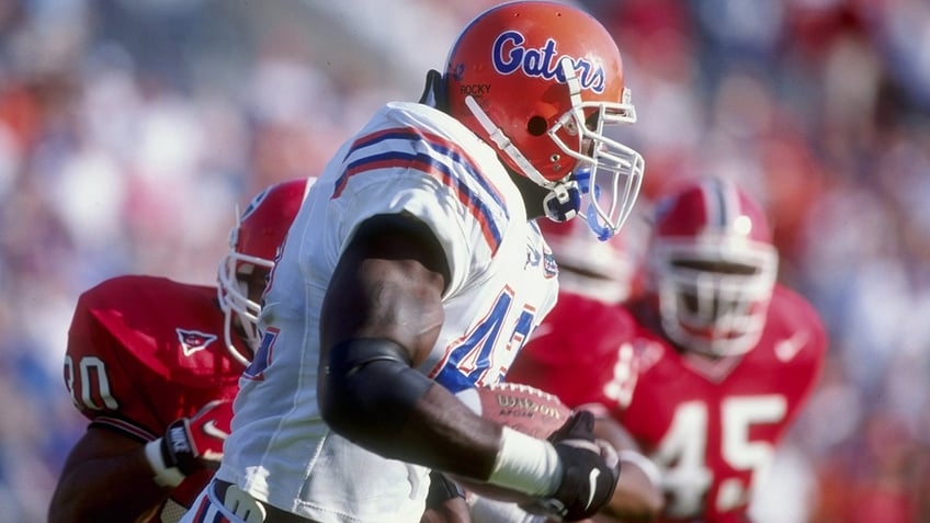 ex florida star jevon kearse teams up with premium underwear brand to help launch nil group