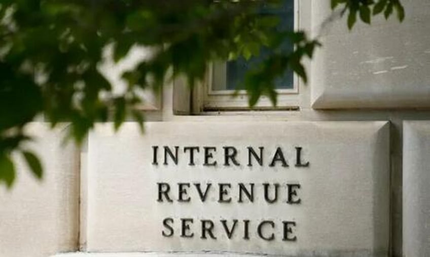 ex irs consultant took job with intention of stealing trumps tax returns doj