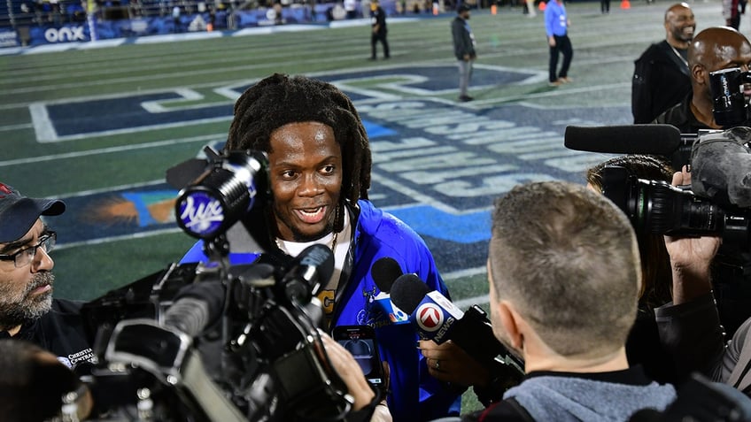 Teddy Bridgewater talks to reporters