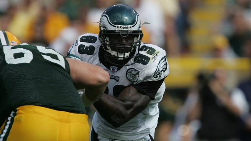 ex nfl star jevon kearse has plan to stop eagles controversial tush push