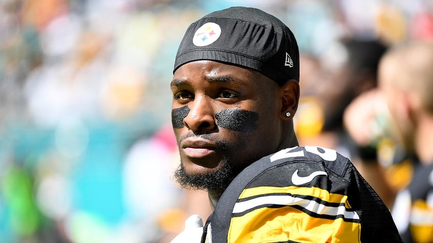 ex nfl star leveon bell reveals the simple fact behind joining onlyfans