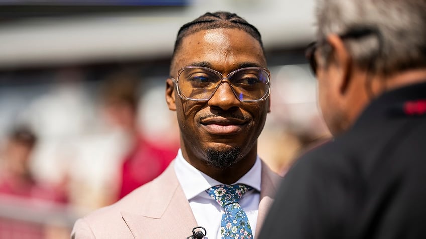 ex nfl star robert griffin iii expresses astonishment at what he saw while trick or treating on halloween