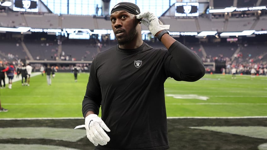 Chandler Jones warms up